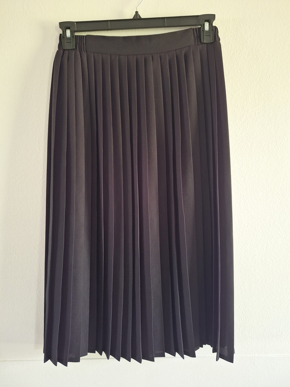 Women’s Black Midi Pleated Skirt